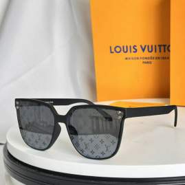 Picture of Louis Vuitton Sunglasses _SKUfw74860898fw